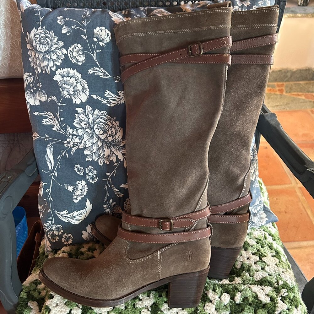FRYE Women's 9.5 Jane Strappy Boot Pull On Stacked Heel Suede Leather Round Toe
